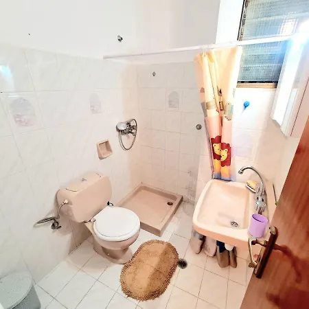 Dorothy's Seaview Apartment Haraki